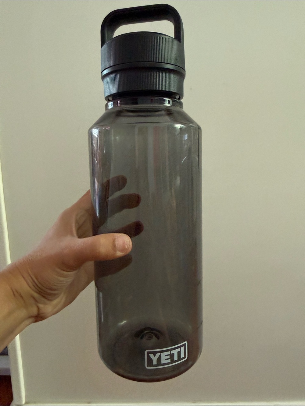 YETI Yonder Water Bottle with Chug Cap Charcoal 34 Oz / 1 L